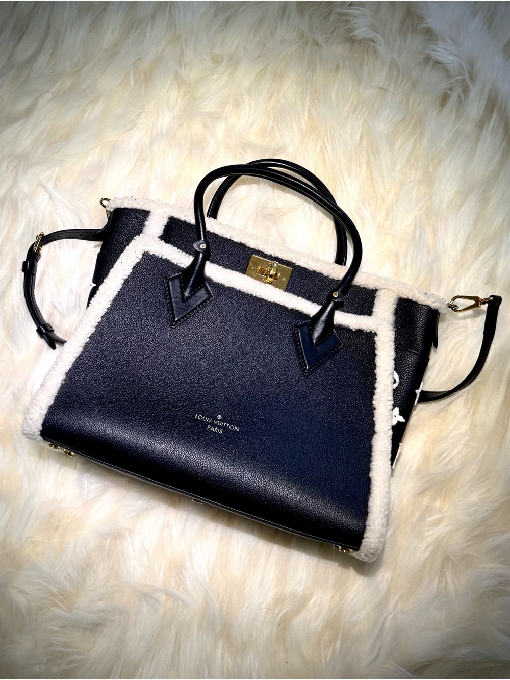 Louis Vuitton Black Grained Calfskin & White Shearling Monogram On My Side MM